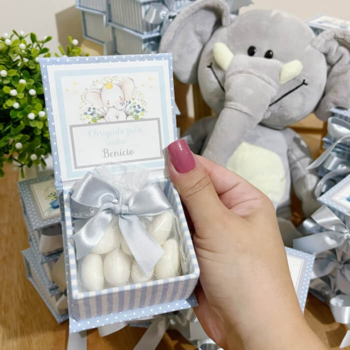 lembrancinha-maternidade-caixa-com-amendoas-tema-elefante